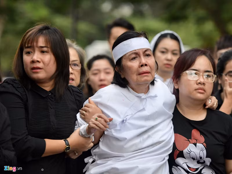 Anh Minh Thức - con trai đầu lòng của Chánh Tín vẫn đang trên đường trở về Việt Nam từ Canada.