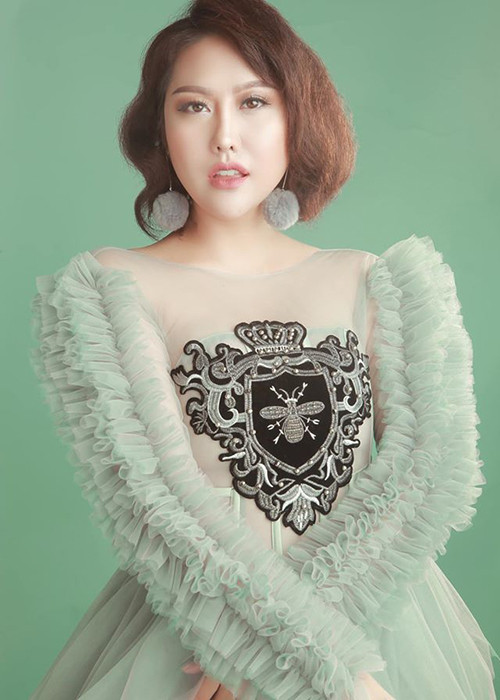 Hiện tại, nữ diễn viên 21 lần dao kéo tập trung cho công việc kinh doanh, ít tham gia các hoạt động nghệ thuật.