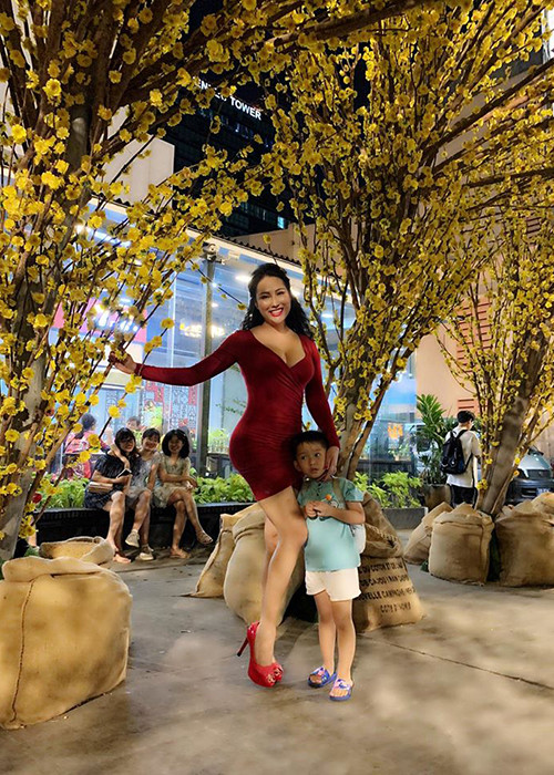 Trước đó, Phi Thanh Vân không ít lần cũng khoe lúc nào cũng có đại gia theo đuổi.