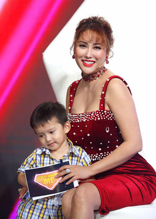 Không quá khó hiểu lý do Phi Thanh Vân được nhiều đại gia theo đuổi dù từng có 2 đời chồng và đang có 1 cậu con trai.