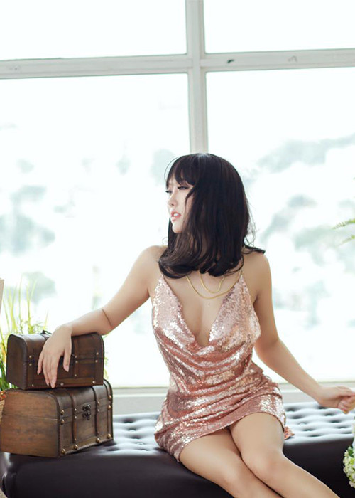 Nữ diễn viên khiến nhiều đấng mày râu mê mệt bởi vóc dáng gợi cảm.