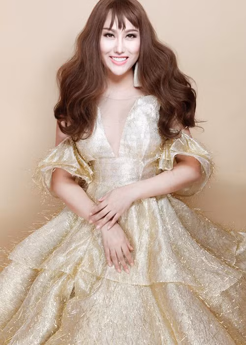 Phi Thanh Vân xây dựng một hình ảnh nữ doanh nhân trong những năm gần đây.