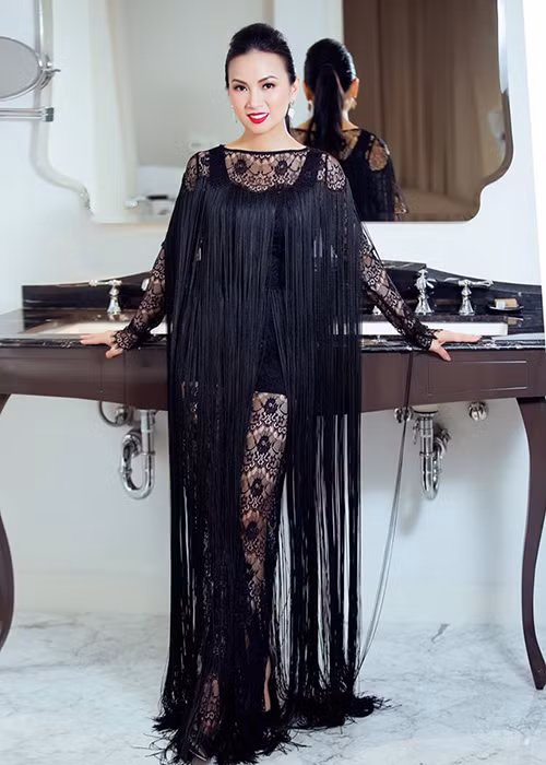 Cặp đôi sao Việt thường di chuyển bằng phi cơ riêng, siêu xe đắt đỏ bậc nhất thế giới. Mời quý độc giả video "Bí quyết làm đẹp của sao Việt". Nguồn VTC