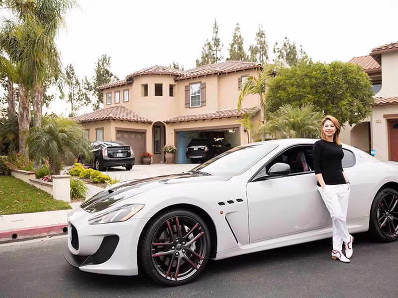 Đắt show ca hát, "Búp bê" Thanh Thảo sở hữu khối tài sản khủng. Tại Mỹ, nữ ca sĩ mua một căn biệt thự nhà vườn triệu đô.