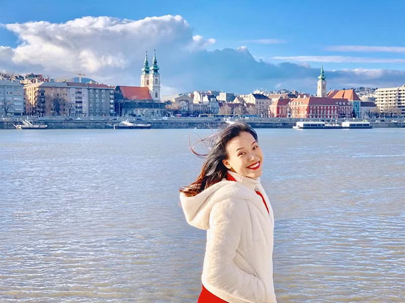 Nữ diễn viên kiêm MC tăng cân khá nhanh nhưng nhan sắc của cô vẫn rạng rỡ.