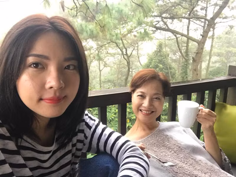 Lam Khê - con gái của NSND Lê Khanh từng gây sốt trên mạng xã hội bởi sở hữu nhan sắc xinh như hot girl.