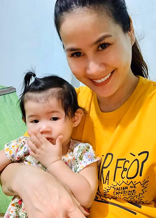 Nữ diễn viên từng qua Mỹ dưỡng thai và sinh con gái.