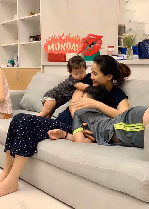 Thân Thúy Hà từng cho biết, khi đã làm mẹ của hai bé, cô càng phải lo kinh tế hơn.