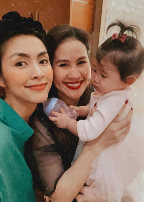 Tăng Thanh Hà gửi lời chúc mừng và gọi bé Hera là con gái yêu.