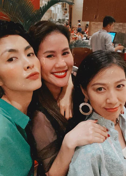 Thân Thúy Hà mong những người soi mói hãy quan tâm đến việc báo hiếu cha của họ thay vì bàn luận cuộc sống của mẹ con cô.