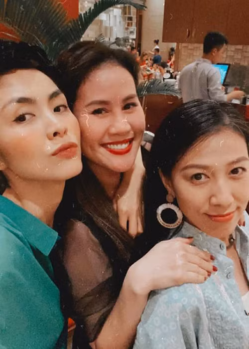 Thân Thúy Hà mong những người soi mói hãy quan tâm đến việc báo hiếu cha của họ thay vì bàn luận cuộc sống của mẹ con cô.