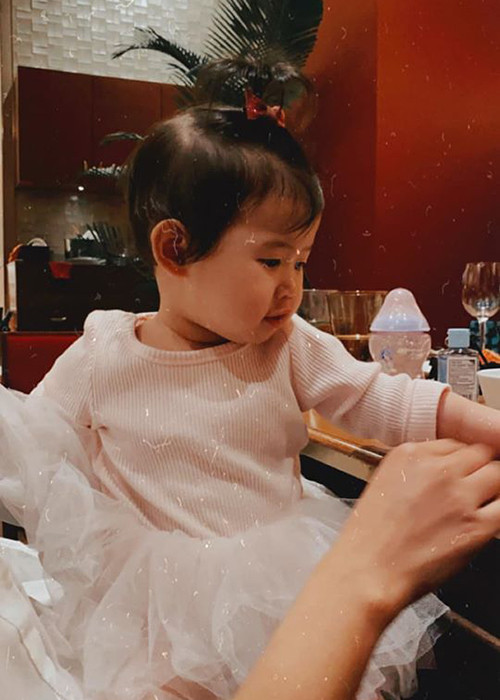 Luôn nhận được thắc mắc về bố của con gái, nữ diễn viên từng bày tỏ sự bức xúc.