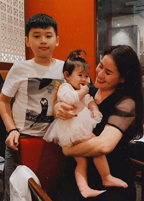 Danh tính bố của bé Hera đến nay vẫn được Thân Thúy Hà giấu kín.