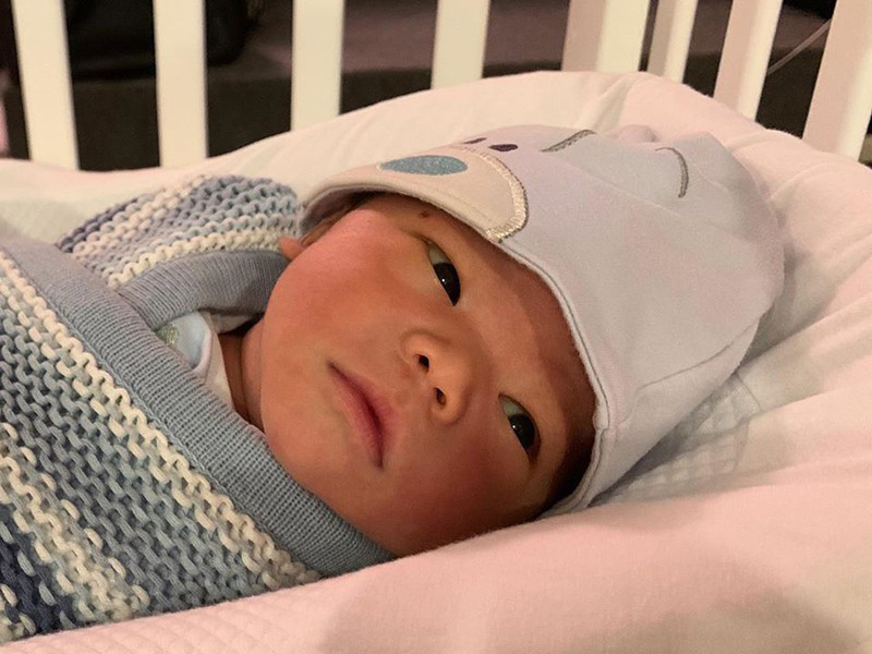 Con trai của Lan Khuê và Tuấn John chào đời vào ngày 23/11/2019. Doanh nhân Tuấn John cho rằng thiên thần nhỏ của vợ chồng anh có gương mặt giống Lan Khuê nhiều hơn.