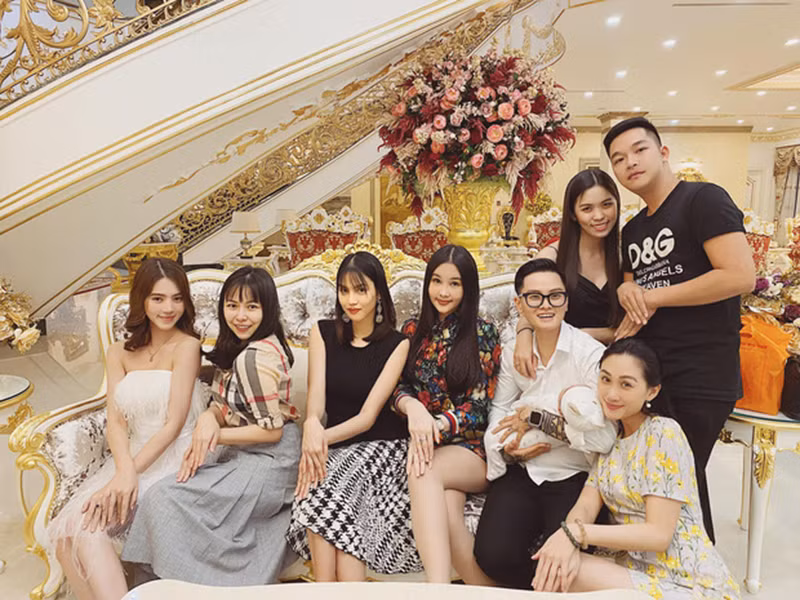 Lan Khuê hiện có tổ ấm hạnh phúc và cuộc sống sang chảnh sau khi lấy chồng đại gia.