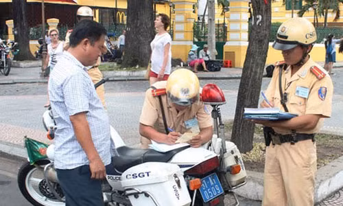 Vi pham the nay, tai xe bi tuoc GPLX ngay lap tuc