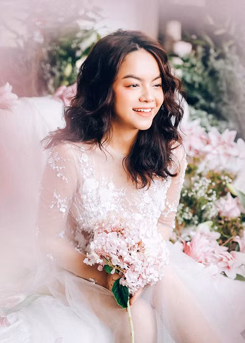 Người hâm mộ mong Phạm Quỳnh Anh sẽ sớm tìm được bến đỗ bình yên mới.