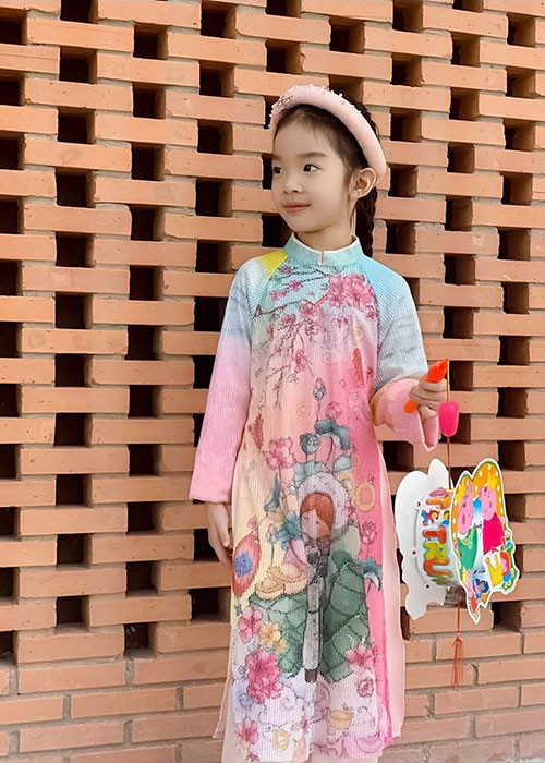 Ngay từ khi còn rất nhỏ, bé Thỏ đã làm người mẫu.