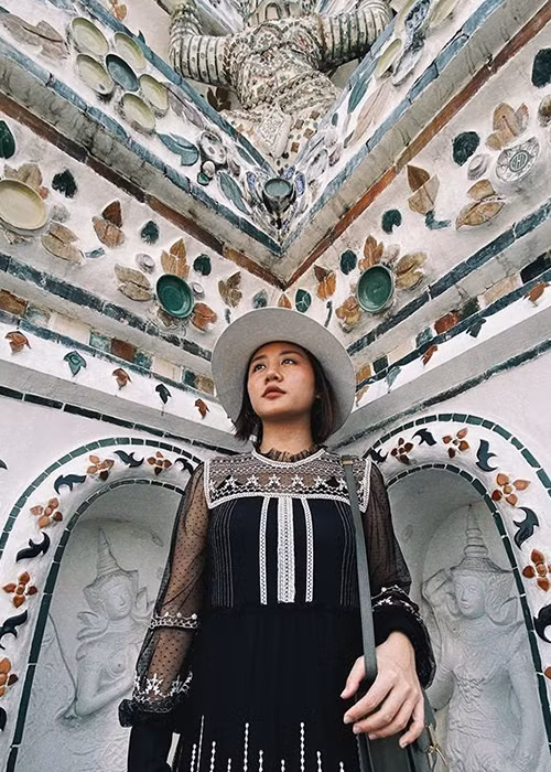 Trên trang cá nhân, Văn Mai Hương vừa chia sẻ loạt ảnh du lịch tại Thái Lan.