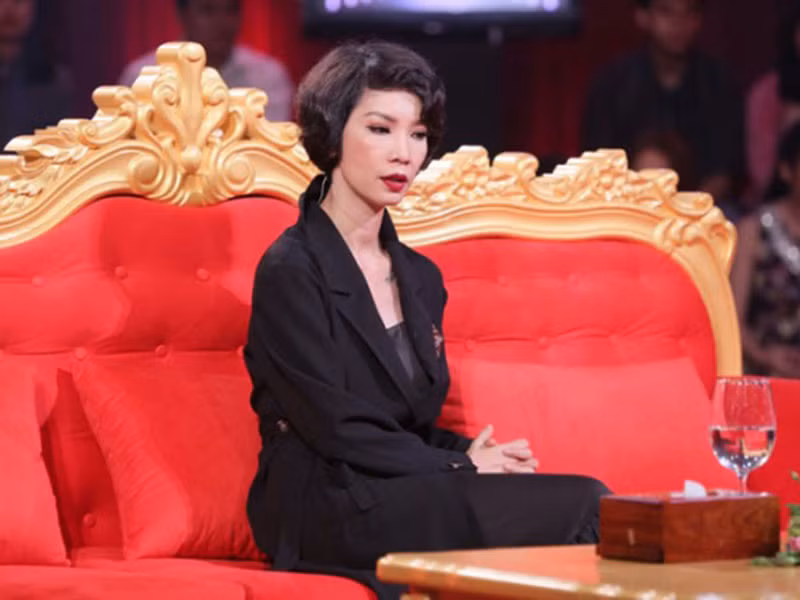 Hồi chưa kết hôn, Xuân Lan yêu một ca sĩ trong 7 năm. Trong Sau ánh hào quang, cô kể từng vất vả "chữa gay" cho bạn trai nhưng sau đó, anh kết hôn với một người đàn ông khác và qua Mỹ sống. Ảnh: Dân Việt