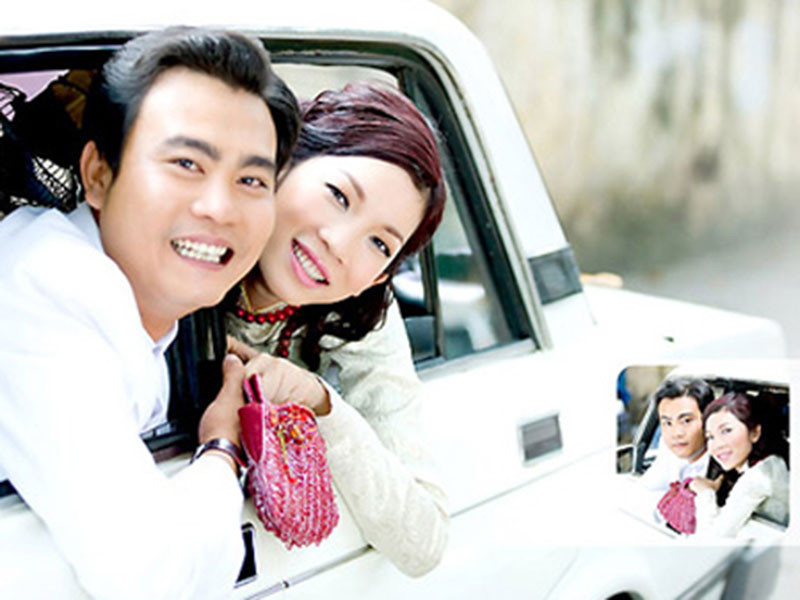 Nữ siêu mẫu từng chia sẻ: "Sau 1 tháng trò chuyện thì chúng tôi yêu nhau, 3 tháng làm đám hỏi, 9 tháng làm đám cưới". Ảnh: Gia đình xã hội