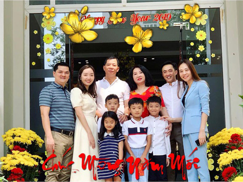 Đàm Thu Trang đón Tết 2020 với tư cách nàng dâu mới.