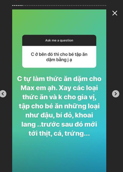 Phạm Hương tự tay chuẩn bị thức ăn cho con trai.
