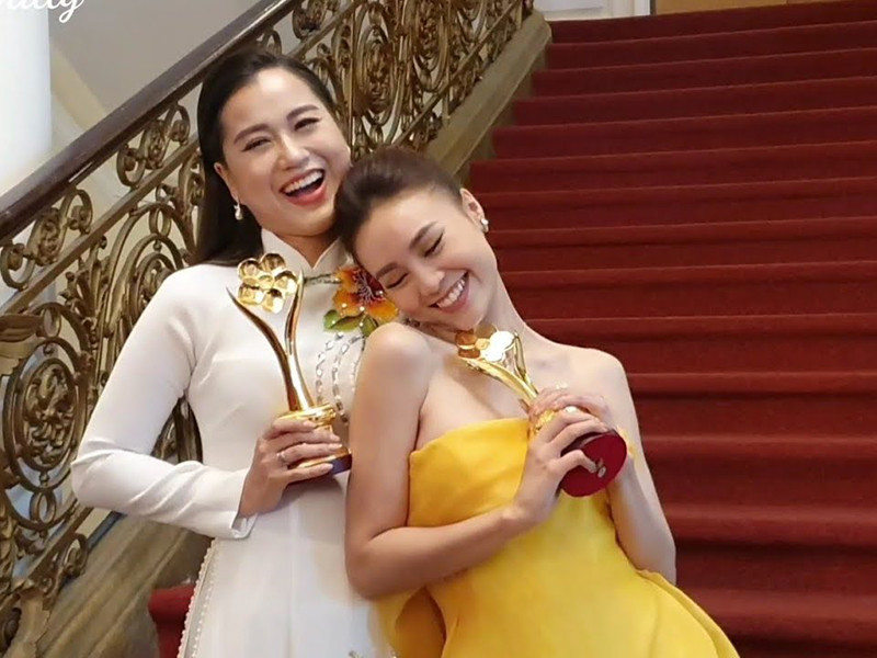 Năm 2010, Ninh Dương Lan Ngọc lần đầu đoạt giải Mai Vàng nhờ vai diễn trong "Cánh đồng bất tận".