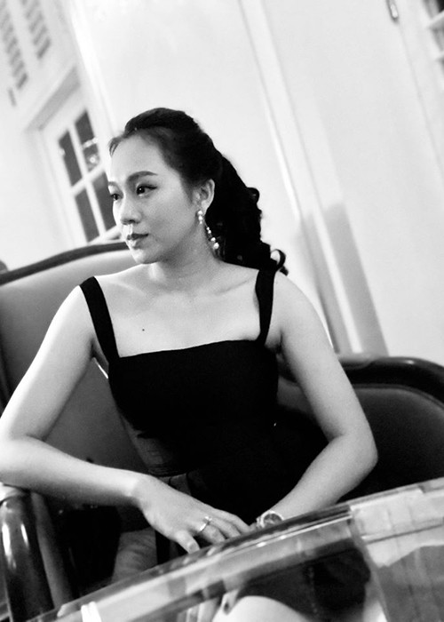 Hiện tại, Ngọc Thạch còn kinh doanh một salon chăm sóc tóc, bán hải sản và hoa quả nhập khẩu.