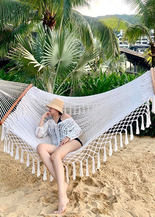 Nữ người mẫu tự tin diện bikini sau 6 tháng sinh lần 2.