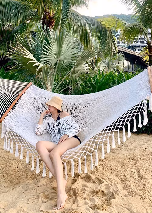 Nữ người mẫu tự tin diện bikini sau 6 tháng sinh lần 2.