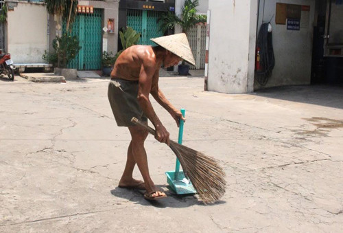 Ky la cu gia hon 30 nam quet rac khong cong o Sai Gon