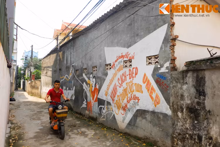 Người dân địa phương đã quen với các hình vẽ độc lạ này.