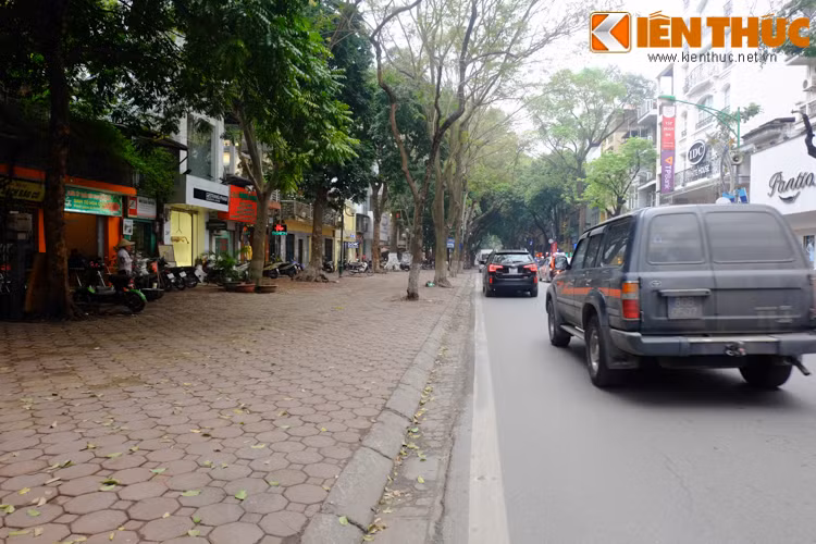 Quang cảnh đẹp trên đường Phan Đình Phùng.