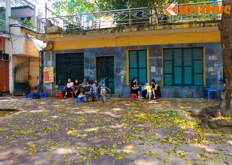 Một góc phố thật bình dị ngay giữa Thủ đô.