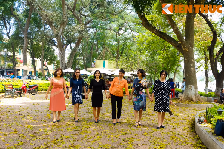 Hay cùng nhau chụp bức hình kỷ niệm.