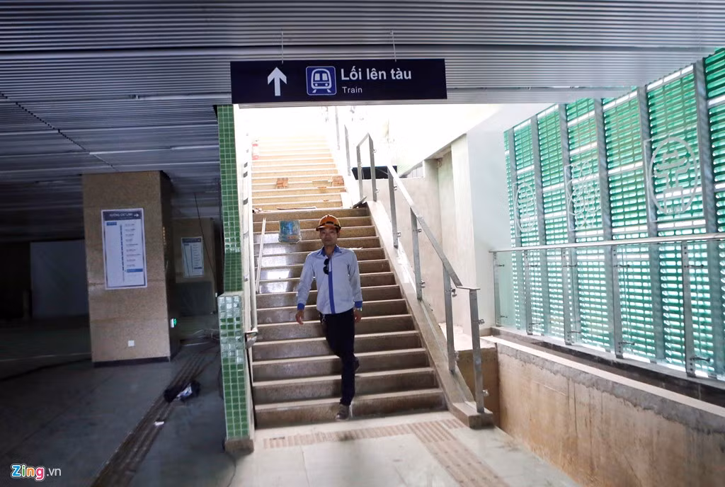 Tính đến tháng 2/2017, tuyến đường sắt trên cao Cát Linh - Hà Đông (tuyến đường sắt 2A) hoàn thành khoảng 90% tiến độ, 12 nhà ga chính đã xây dựng xong.