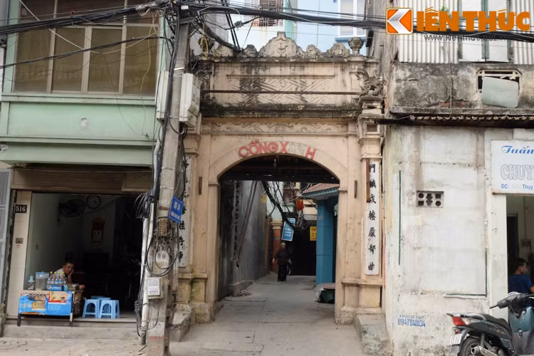 Những cái tên cổng làng độc đáo như "cổng Xanh".