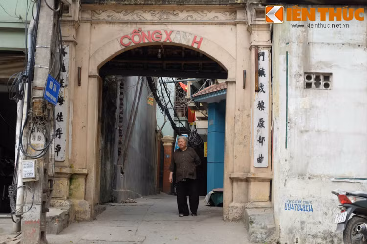 Đây là lối đi về thân thuộc, gần gũi của người dân làng Bưởi.