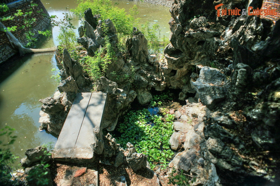 Hòn non bộ này từng bị lãng quên, rơi vào hoang phế trong nhiều thập niên, trước khi “hồi sinh” cùng cuộc tái thiết cung Trường Sanh năm 2005-2007.