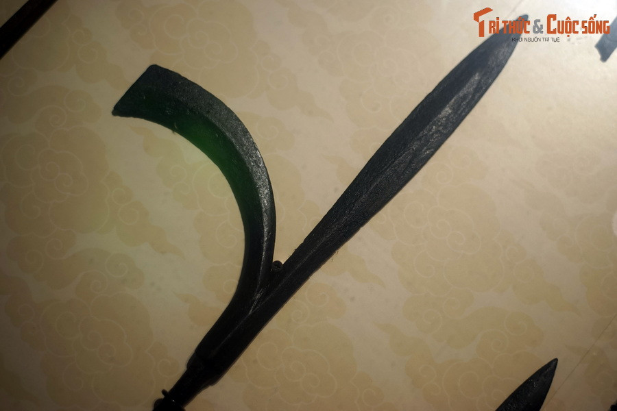 Trong trận đánh thành Xương Giang năm 1427, nghĩa quân Lam Sơn do Trần Nguyên Hãn chỉ huy dùng thang và câu liêm trèo lên thành để phá cửa thành.