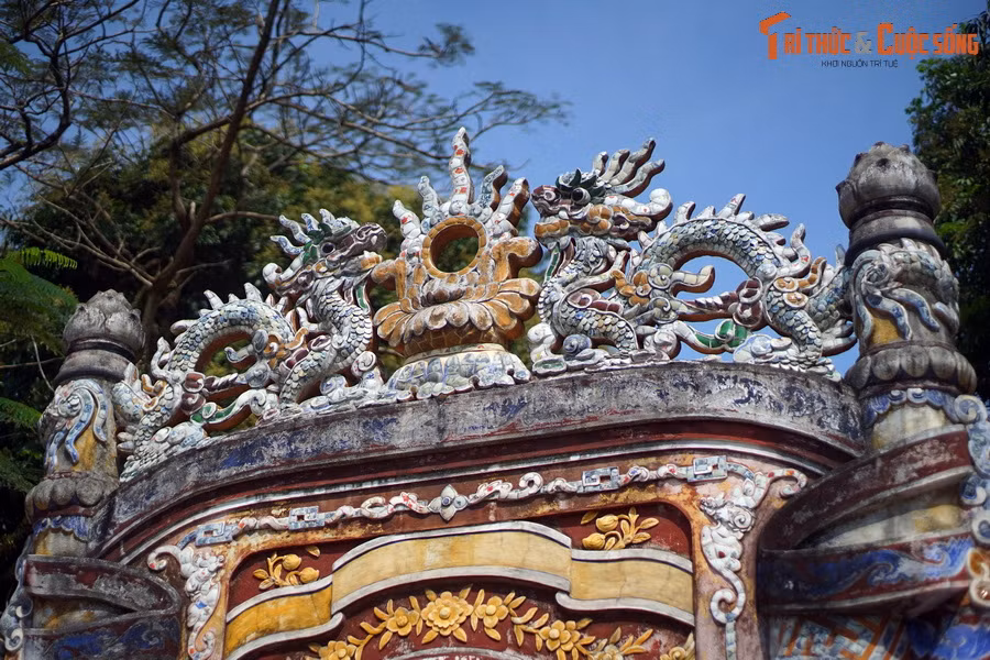 Năm 2000, tức gần một trăm năm trôi qua kể từ khi Cơ Mật Viện được xây dựng, công trình này được chuyển giao cho Trung tâm Bảo tồn Di tích Cố đô Huế để quản lý và bảo tồn với tư cách là một di sản cấp quốc gia.