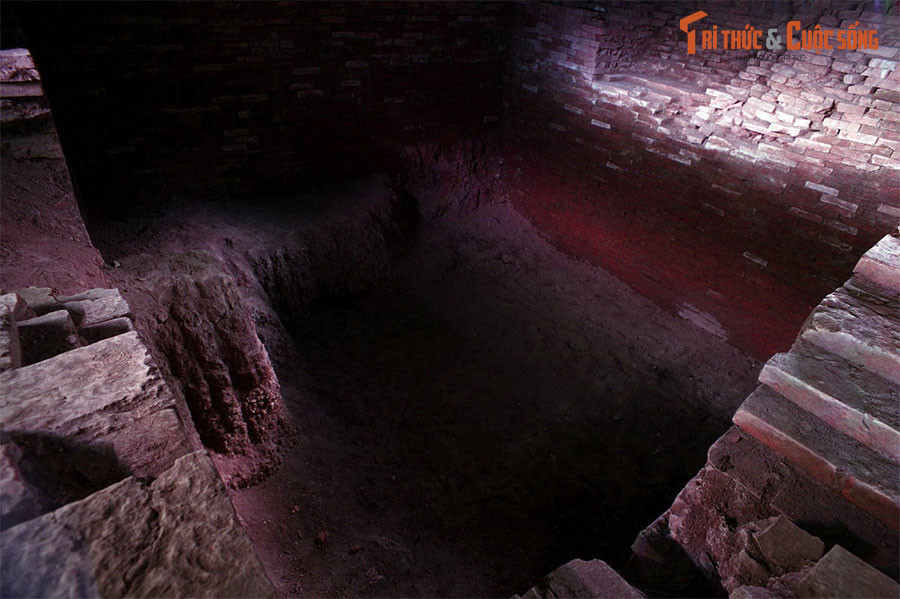  10. Tháp chùa Phật Tích (Bắc Ninh). Vào năm 2008, các nhà khảo cổ đã phát hiện dưới chính điện chùa Phật Tích (huyện Tiên Du, tỉnh Bắc Ninh) nền móng một tòa tháp cổ rất đồ sộ. Các chuyên gia xác định công trình được xây vào đầu thời Lý, chiều cao nguyên bản có thể đạt tới 40 mét.