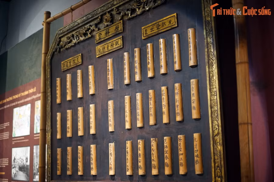 Bảng vàng đề tên các tân khoa đỗ đạt trong kỳ thi đình năm 1463, thời vua Lê Thánh Tông.