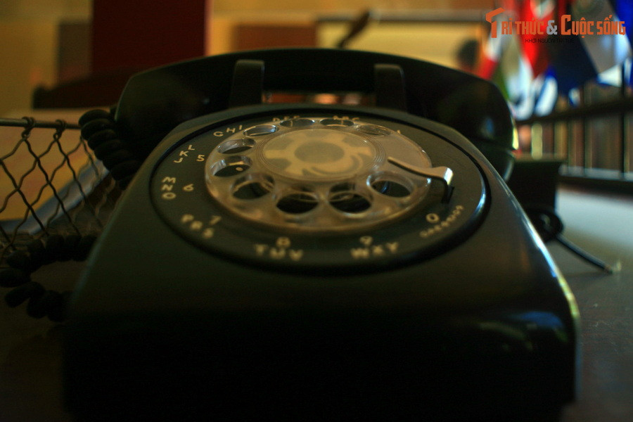 Chiếc điện thoại nhà vua dùng để liên lạc với thế giới bên ngoài trong những ngày cư ngụ ở phố núi Đà Lạt.