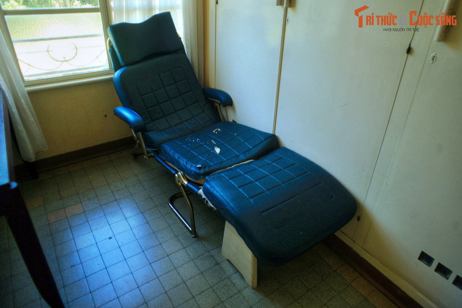 Chiếc ghế thư giãn của vua ở Dinh 3 Đà Lạt êm ái và dễ chịu hơn nhiều so với chiếc ngai vàng của ngài ở Hoàng thành Huế...