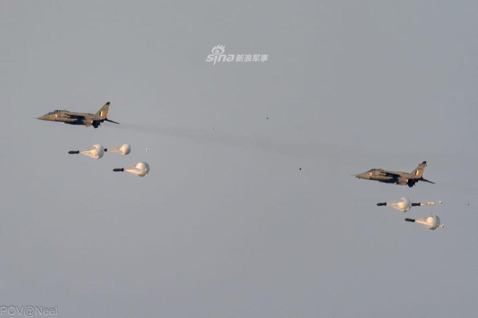 Cường kích cơ SEPECAT của Ấn Độ, đây là loại cường kích do Anh sản xuất và Ấn Độ hiện đang sở hữu 91 chiếc. Nguồn ảnh: Sina.