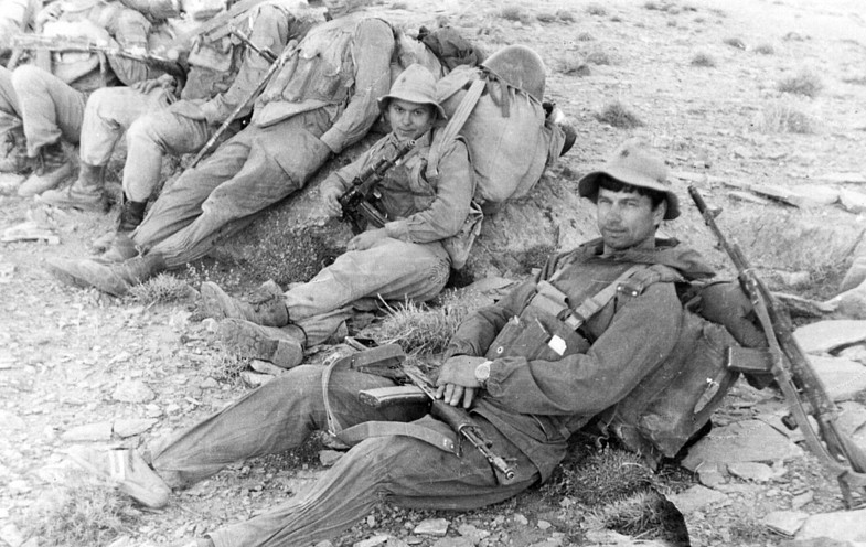 Thiệt hại về phương tiện cơ giới của Liên Xô cũng không hề nhỏ với khoảng 451 máy bay trong đó có 333 trực thăng bị bắn hạ, 147 xe tăng bị tiêu diệt tại chỗ. Nguồn ảnh: Vzhak.