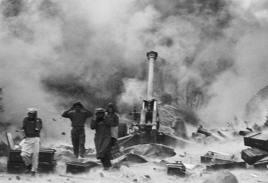 Trong khi đó khủng bố Mujahideen được trang bị vũ khí hạng nặng, được chuyển tới tổ chức này nhờ các công ty ma của CIA lập nên làm công việc chủ yếu là buôn lậu vũ khí. Nguồn ảnh: ATI.