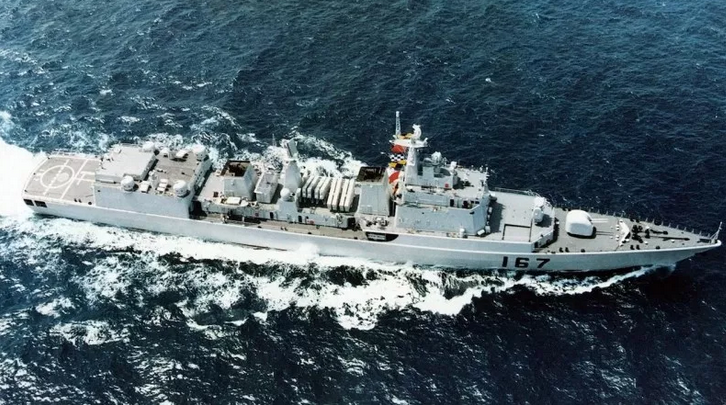 Không hẳn vậy, sau này theo một số giải mật, khu trục hạm Type 051B Thẩm Quyến được chế tạo để lấy kinh nghiệm đóng tàu hiện đại, thử nghiệm các công nghệ chế tạo, radar, vũ khí thế hệ mới nhằm thiết kế lớp tàu Type 052 sau này. Nguồn ảnh: QQ.